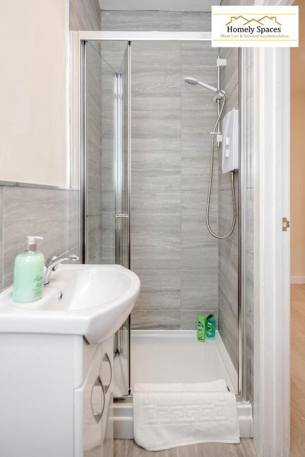 Bedford Hospital Victoria Apartments A And B By Homely Spaces Short Lets & Serviced Accommodation מראה חיצוני תמונה